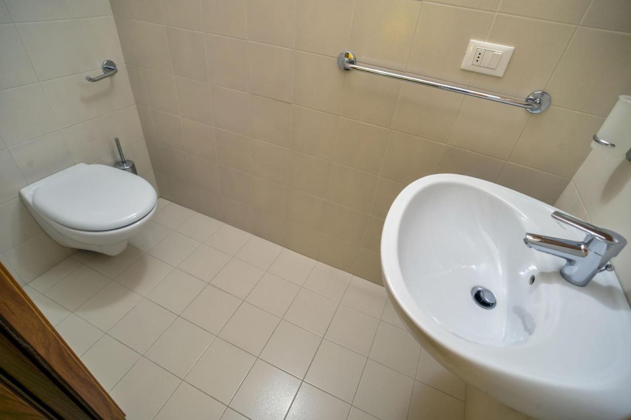 Res.Albare/Solaria Apt.Solandra Mezzana  Buitenkant foto