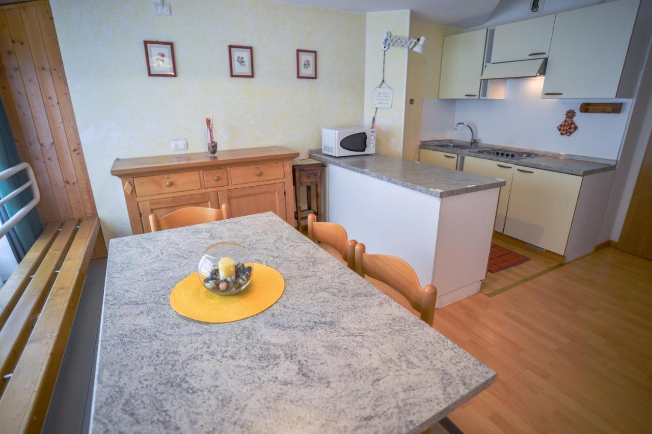Res.Albare/Solaria Apt.Solandra Mezzana  Buitenkant foto